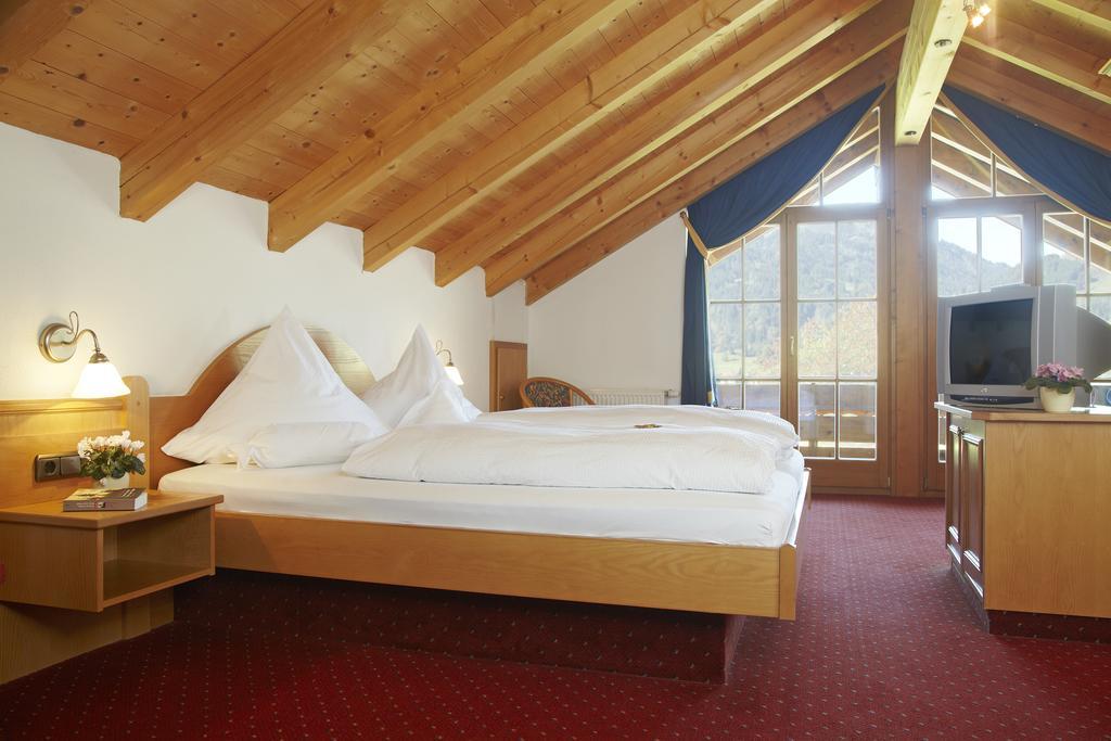 Hotel Garni Oberdorfer Stuben Obermaiselstein Rom bilde